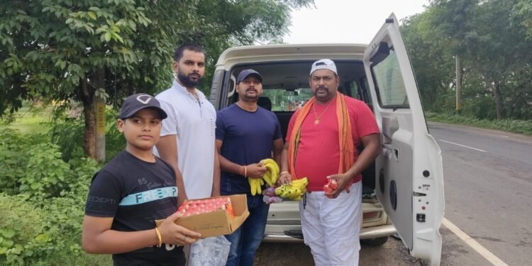 विधानसभा पूर्व प्रत्याशी पूजा समिति अध्यक्ष पप्पू यादव लगातार 30 सालों से डाक बम की सेवा में