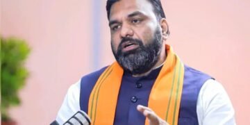 बिहपुर में उपमुख्यमंत्री सम्राट चौधरी का भव्य स्वागत,मैदान की मांग को लेकर युवाओं का प्रदर्शन