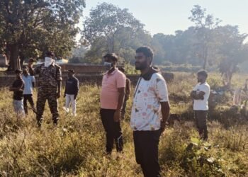 अज्ञात महिला का देवनद तट पर हुआ अंतिम संस्कार: दुर्गंध फैलने के बाद हुई जानकारी, युवा भारत चंदवा ने निभाया मानवता का फर्ज