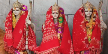 जब कड़ाके की ठंड में भगवान को भी लगी ठिठुरन,भागलपुर के मंदिरों में पहनाए गए गर्म वस्त्र
