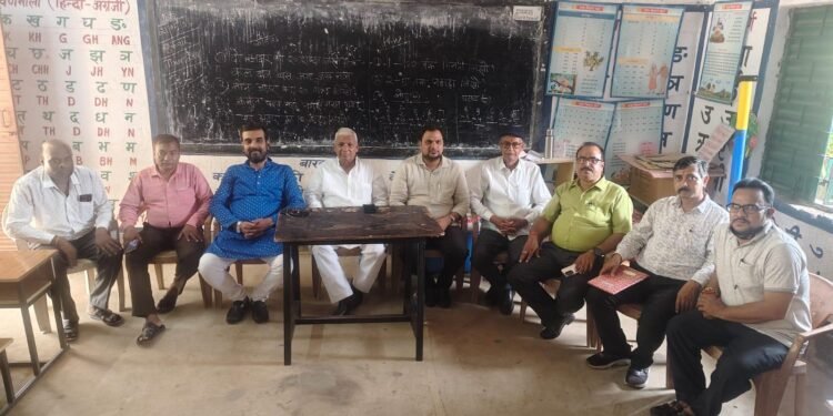 बीज बो गए साहित्यकार,अब लातेहार में फलेगा शब्दों का वटवृक्ष
