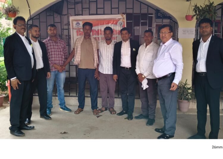 लातेहार में चार लाख का विवाद मुस्कान में बदला, अदालत पहुंचने से पहले ही हुआ समझौता प्री-काउंसिलिंग की पहल रंग लाई